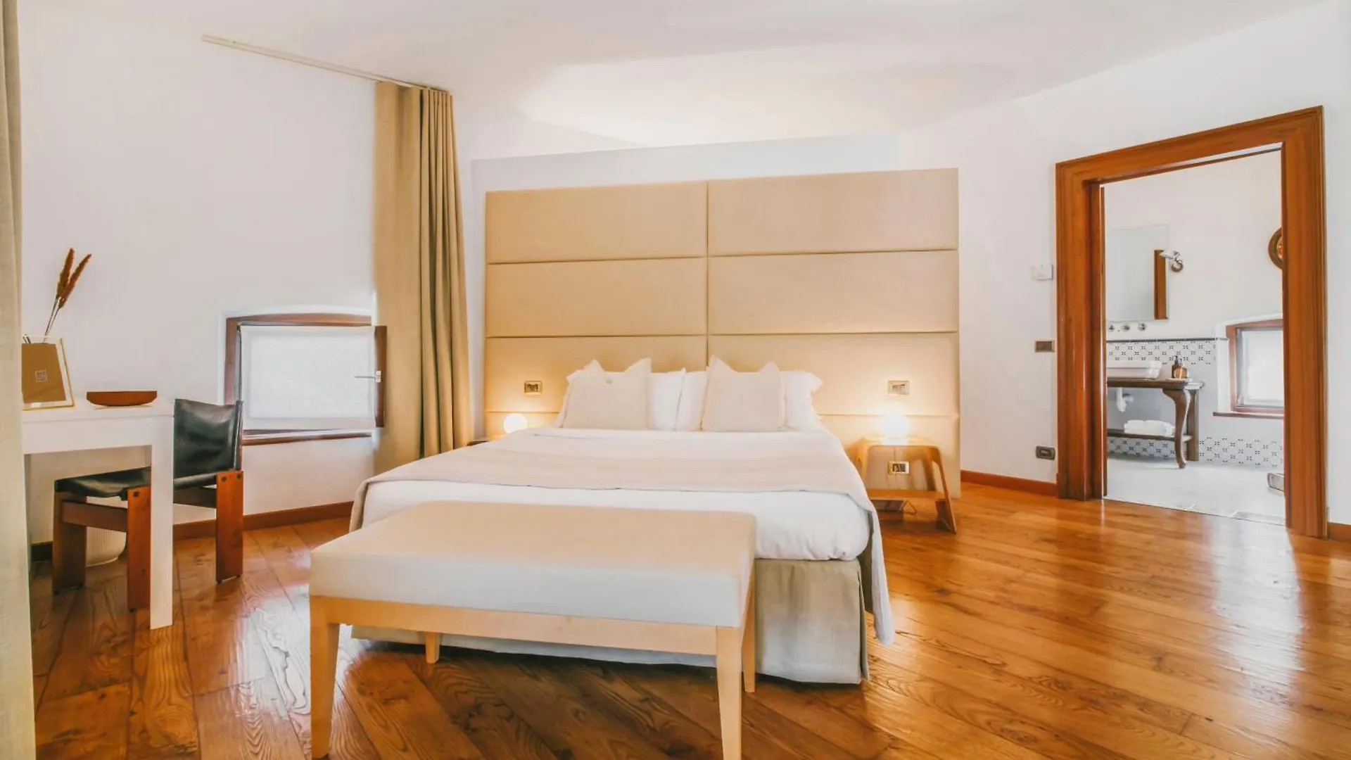 Castello Di Clanezzo Hotel