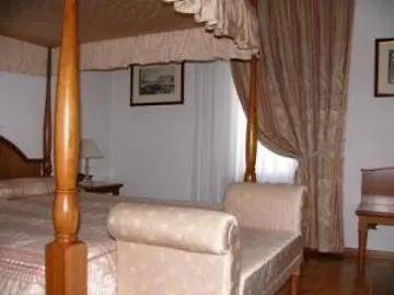 Castello Di Clanezzo Hotel Inn